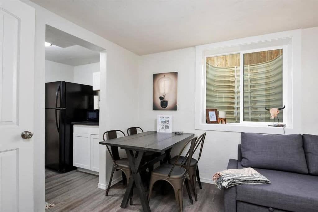 #Stayinmydistrict Twin Falls Pendleton Chic Suite Extérieur photo
